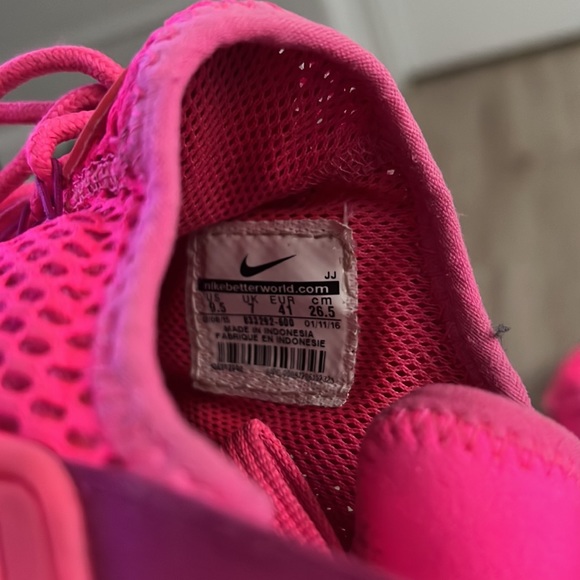 Hot pink Nike huaraches US size 9 1/2 women - Picture 3 of 4